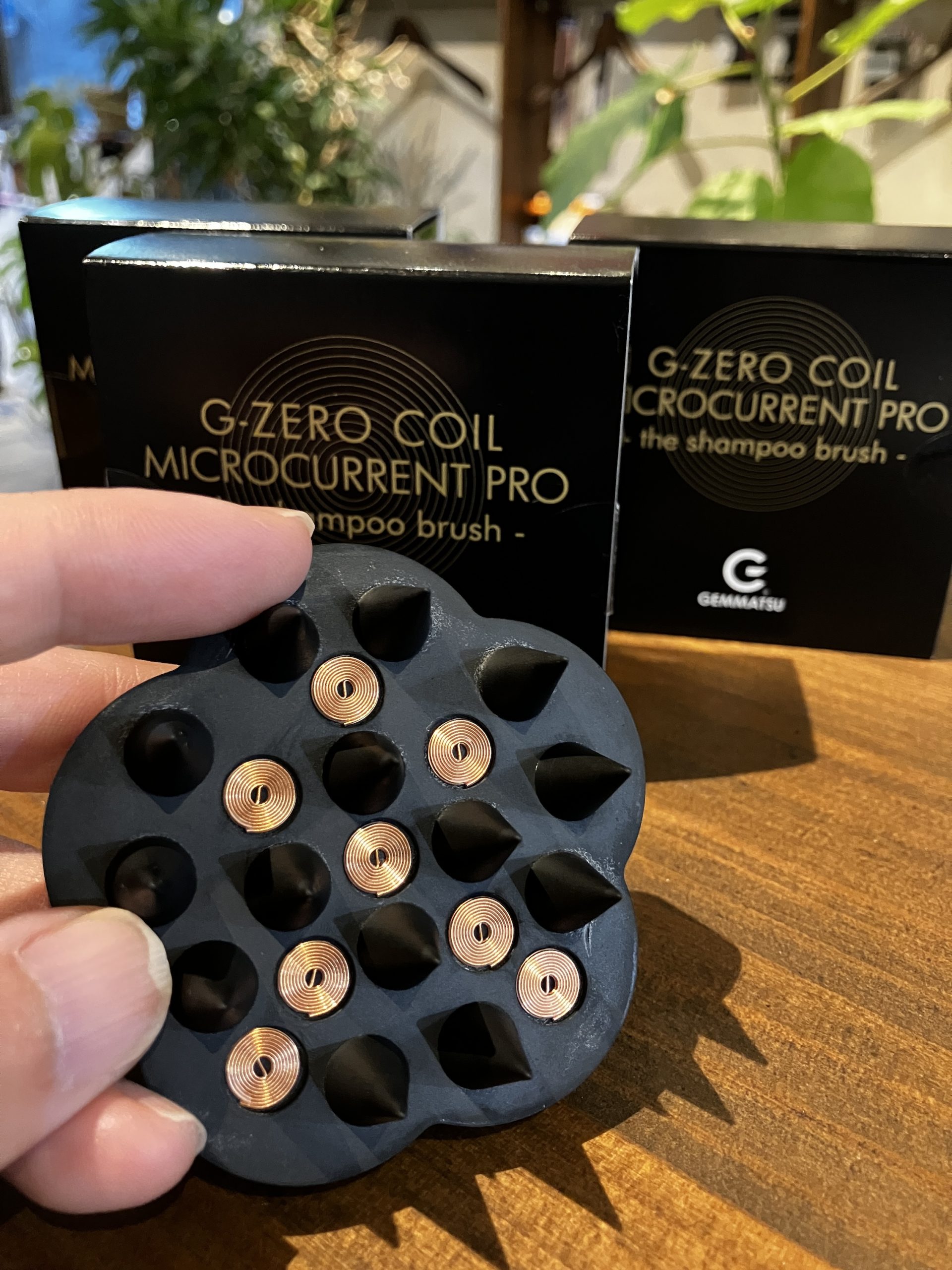 G-ZERO COIL マイクロカレント シャンプーブラシ - TAZ hair